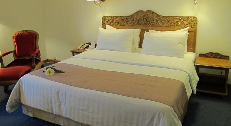 Hotel Mutiara Malioboro Джокьякарта Экстерьер фото