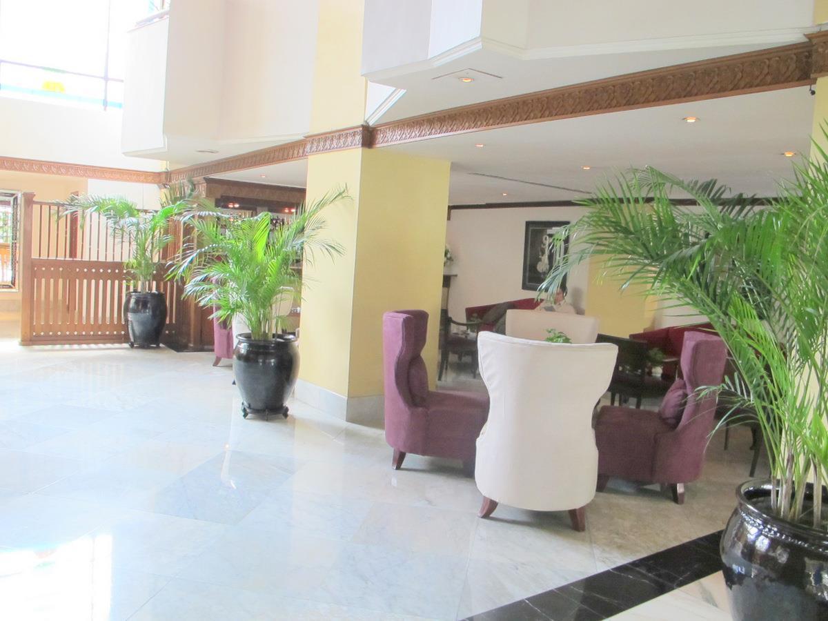 Hotel Mutiara Malioboro Джокьякарта Экстерьер фото