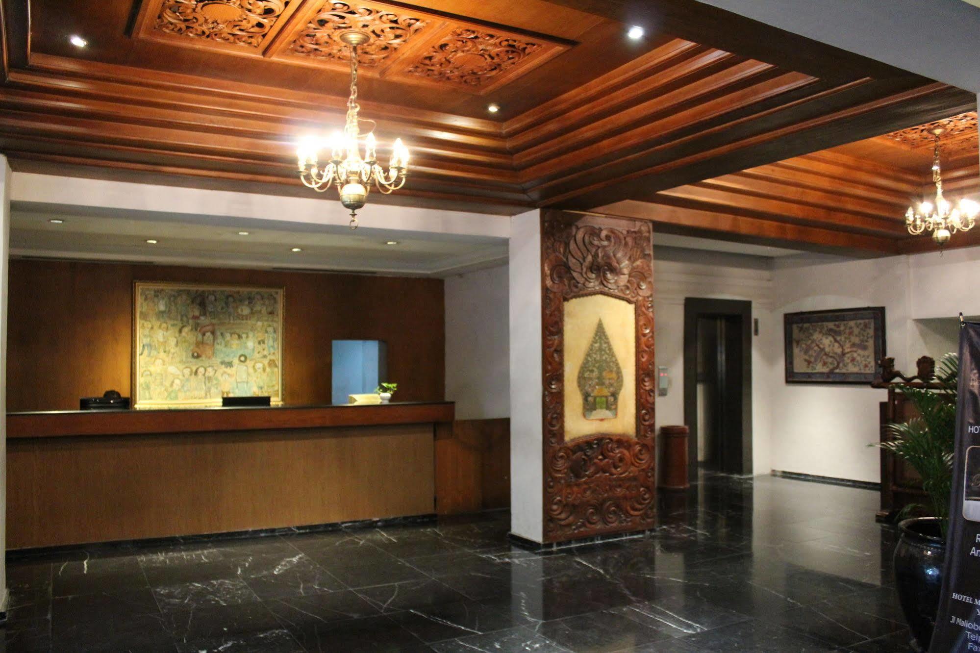 Hotel Mutiara Malioboro Джокьякарта Экстерьер фото