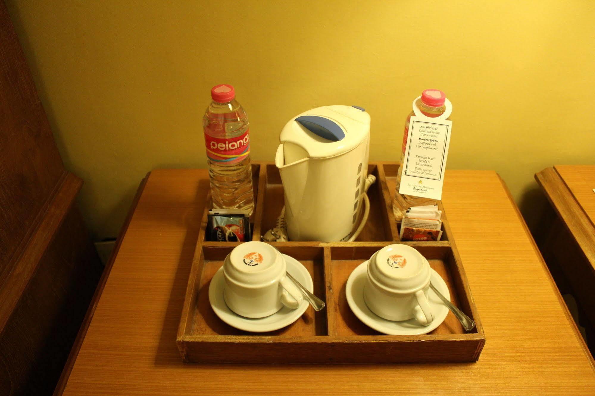 Hotel Mutiara Malioboro Джокьякарта Экстерьер фото