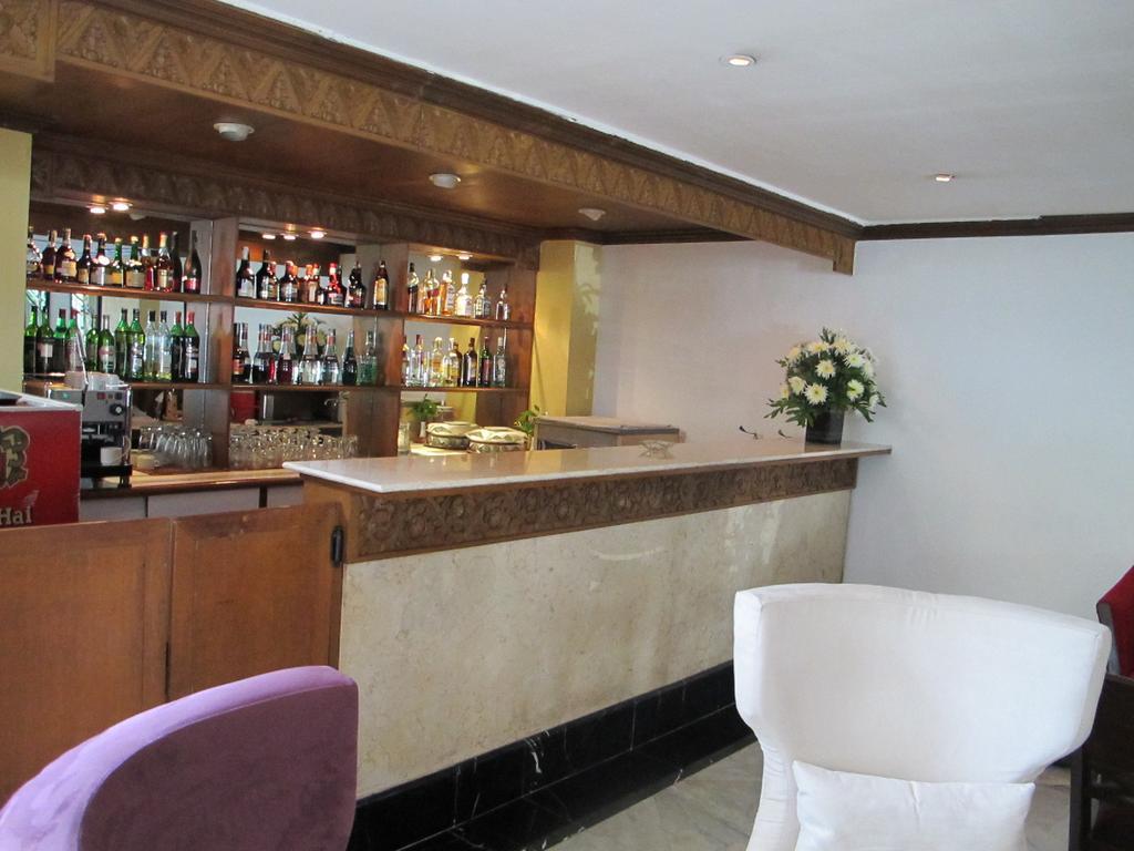 Hotel Mutiara Malioboro Джокьякарта Экстерьер фото